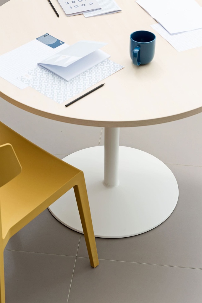 Mesa Tabula para cafetería interior en office contract