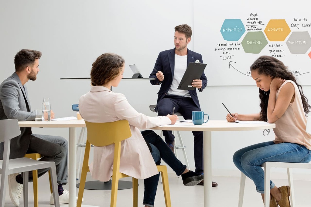 Mesa Tabula para sala corporativa de reunión informal