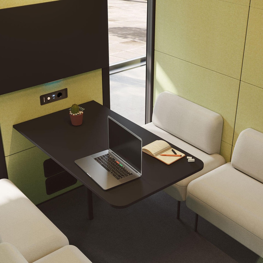 Cabina acústica verde Qyos de Actiu para reuniones con asientos beige