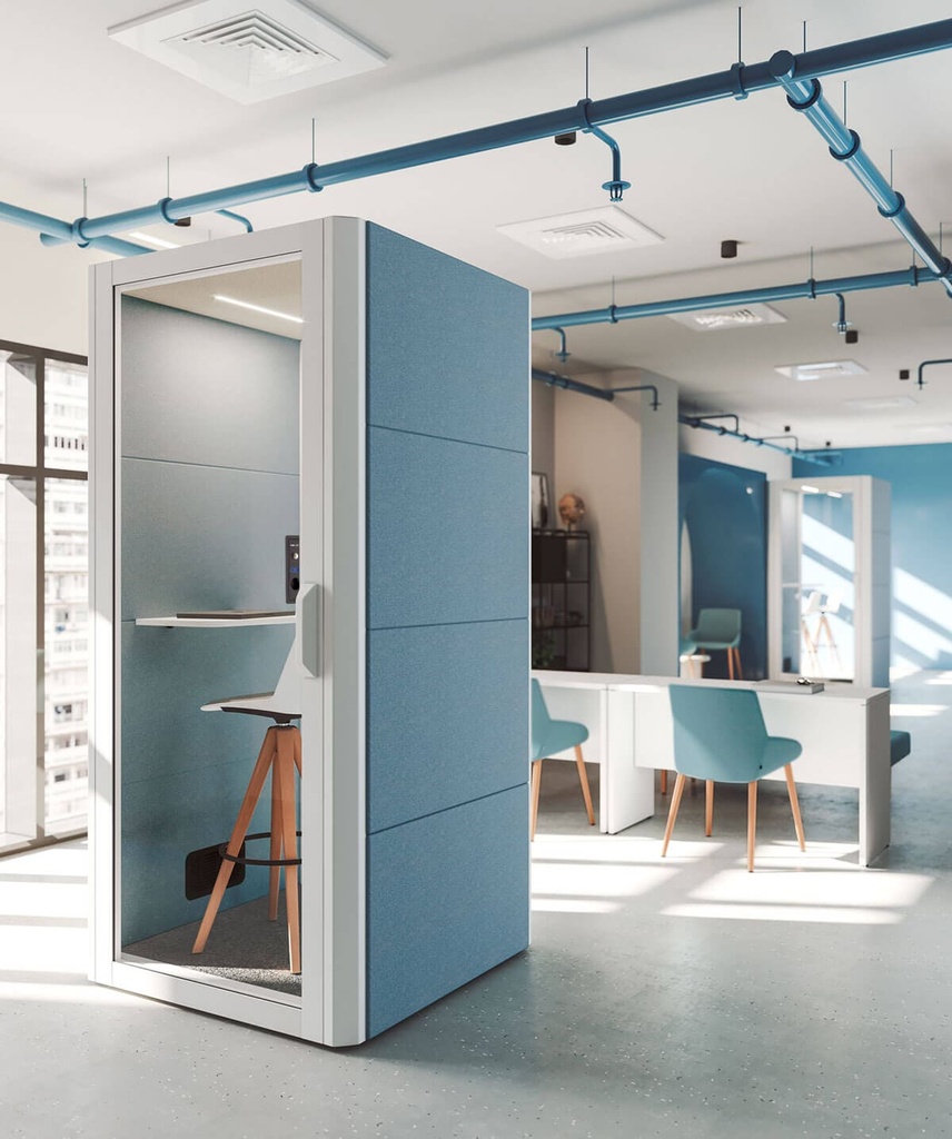 Cabina insonorizada azul Qyos 100 en showroom de Actiu