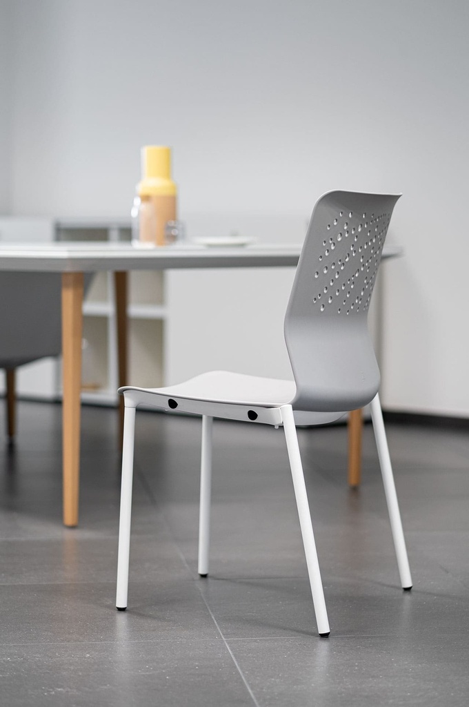 Silla Urban Block 10 con 4 patas en mesa Longo