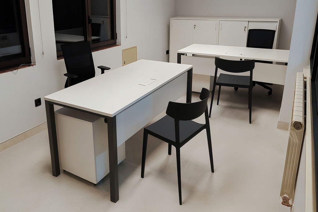 Armarios de puerta corredera en blanco instalado por Asturalba en Terrazos Puente