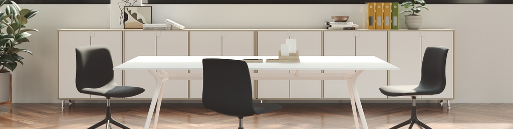 Armarios de diseño Arkitek con puertas blancas en oficina