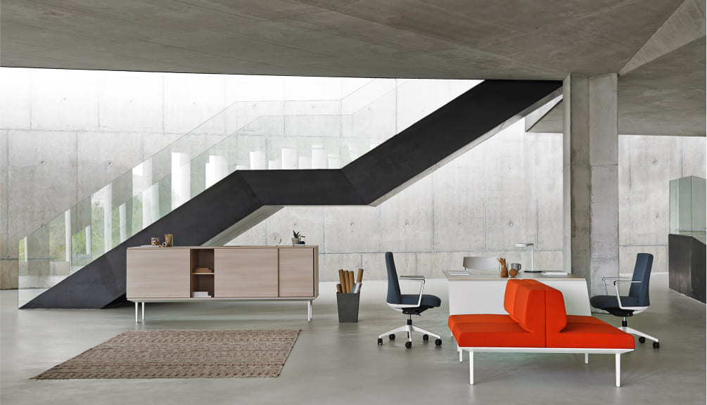 Armario Longo de Actiu con puertas corrderas en madera de acacia