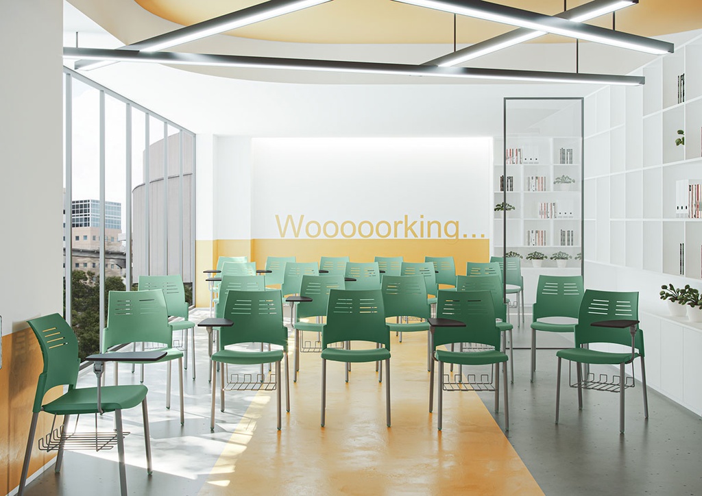 Aula de formación con sillas confidente Spacio verdes con pala de escritura negra