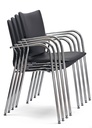 Silla Ikara con brazos y diseño apilable para visitas con tapizado blanco integral