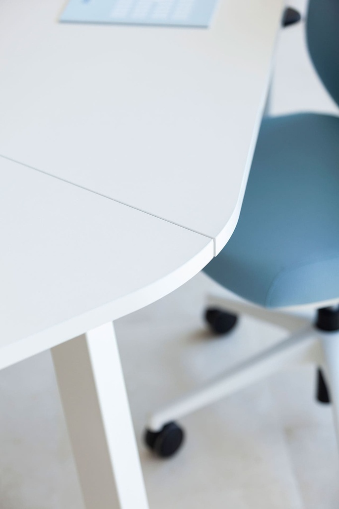 Detalle de la mesa triple Gen Vital Plus 300