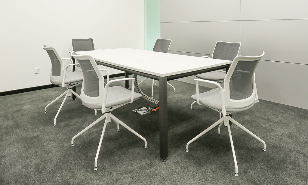 Mesa Vital en sala de reuniones de sede de Porsche