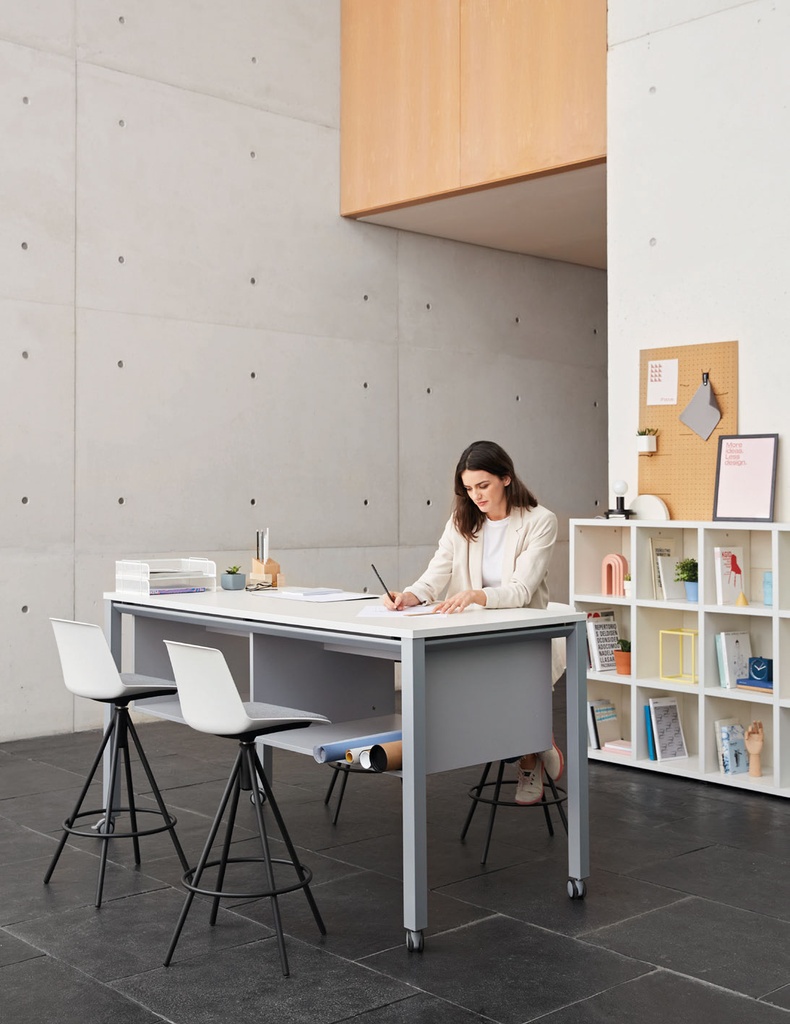 Mesa con ruedas y portaplanos Vital para oficina técnica