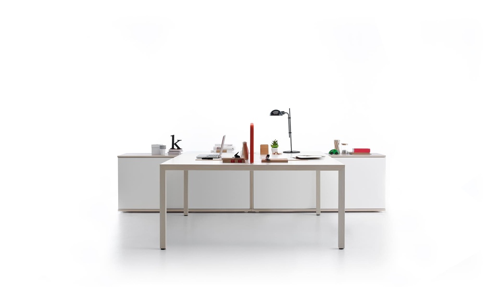 Mesa Prisma de dirección con diseño nórdico de estructura recta