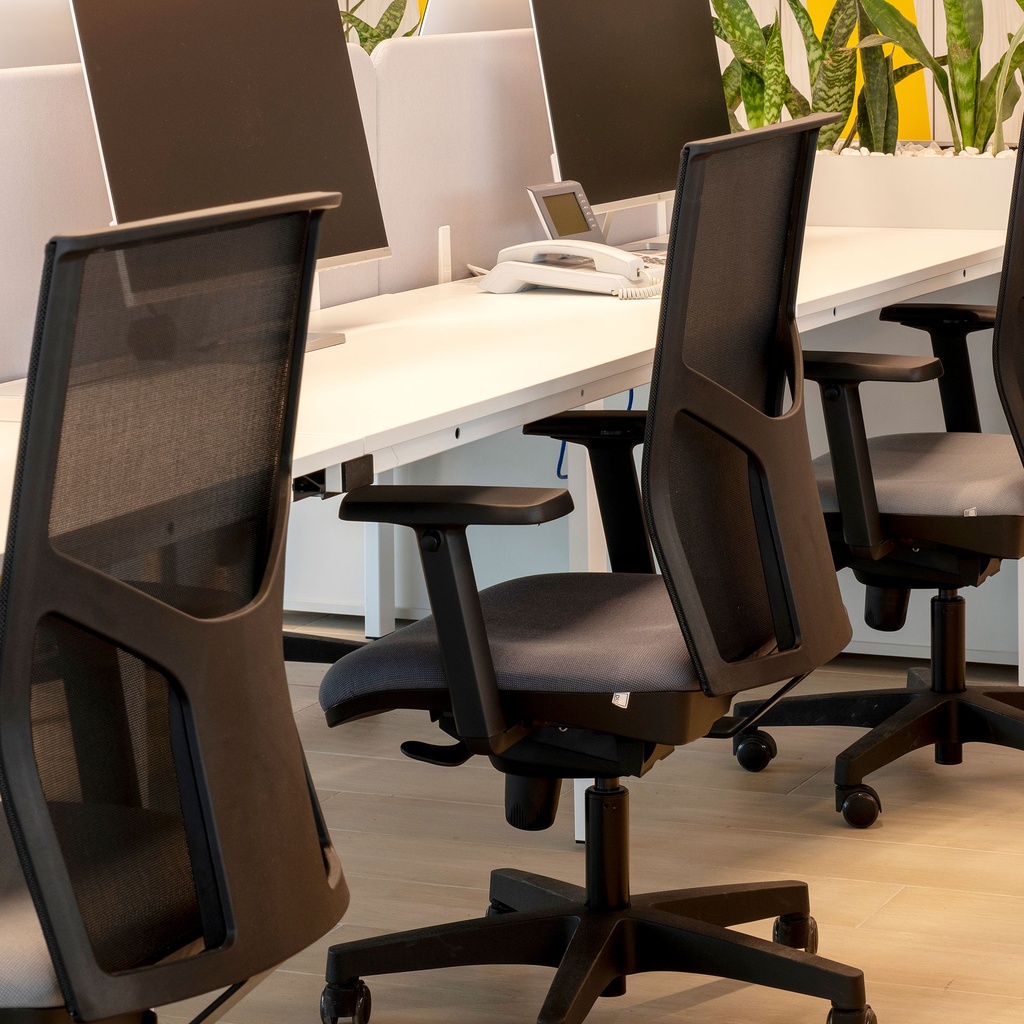 Silla Atika Express en coworking