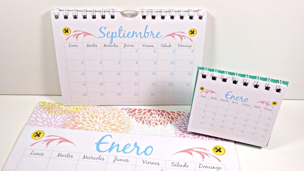 Calendario encuadernado con el wire-O Renz nº4 en bobina de color blanco