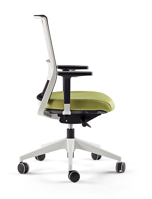 Silla Stay con malla negra y asiento verde
