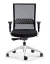 Silla Stay con brazos con malla negra y base blanca