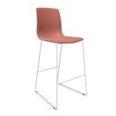 Taburete Noom 50 con base patín y carcasa de plástico
