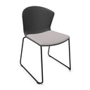 Silla Whass con base patín y asiento acolchado