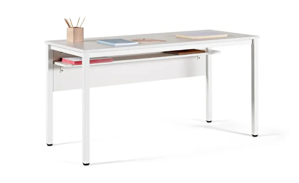 Mesa de formación con faldón y bandeja Colectiva Actiu fondo 50 cm
