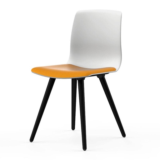 Silla Noom 50 con 4 patas de madera y asiento tapizado